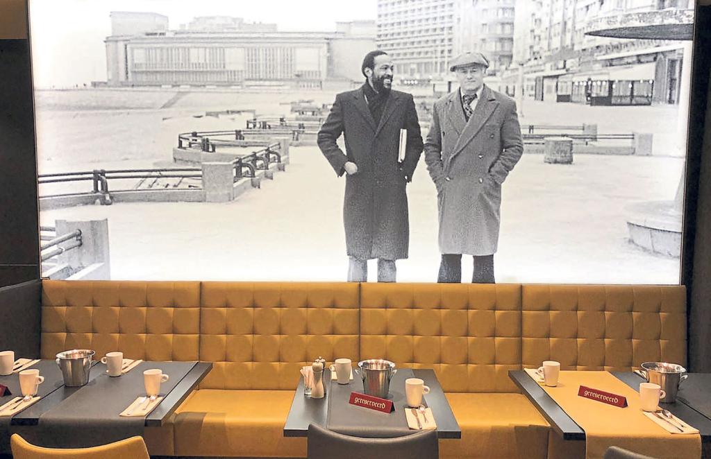 WESTFALEN-BLATT Nr. 78 KULTUR Frühstück in Ostende: Im Hotel Bero essen die Besucher vor einem Foto, das Marvin Gaye 1981 in dem belgischen Badeort mit seinem Gastgeber Freddy Cousaert zeigt.