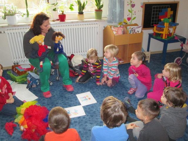 Kindergarten plus- ein Programm der Deutschen Liga für das Kind mit den Handpuppen TIM und TULA 4.