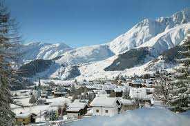 Monat Januar Freitag : 12. Januar Winterwanderung Sedrun - Disentis In den ersten 1½ Stunden führt der Weg meist abwärts.
