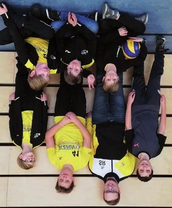 Die Meistermannschaft der Bezirksliga mit Trainern Nachwuchswespen weiterhin in der