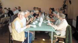 Gut behütet in die Saison Klein Rogahn. Eine Modenschau von und für Senioren, das war für die ca. 50 Senioren der Gemeinde ein freudiger Anlass sich ins Gemeindehaus nach Groß Rogahn aufzumachen.