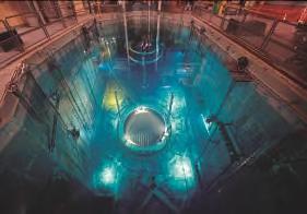 Informationstext 6/18 Blick in einen geöffneten Reaktor.