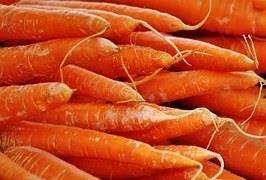 ausgezeichnete Mengen von Beta-Carotin und Zeaxanthin Viele sekundäre Pflanzenstoffe 6. Karotten Warum sind Karotten gut?