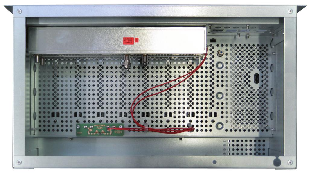 Die Spannungsversorgung der über die SAT-ZF-Eingangsverteiler angeschlossenen LNBs erfolgt über die Anschlüsse Y des Spannungsverteilers (Abb. 12).