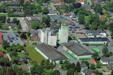 Unser Standort in Süderlügum In Süderlügum wurde der Agrarhandel in den letzten hundert Jahren ausgebaut und der Standort für die Region Nordfriesland im genossenschaftlichen Bereich gefestigt.