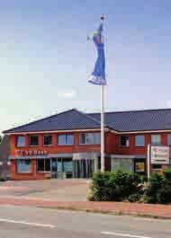 2003» VR Bank eg Niebüll» Geschäftsstellenbereich in Risum-Lindholm Die Geschäftsstelle Risum-Lindholm nach Umbau/Renovierung im Jahre 2003 Die umgebaute Geschäftsstelle zeichnet sich durch eine