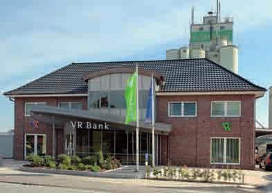 » VR Bank eg Niebüll» 2007 Umbau der Geschäftsstelle in Süderlügum Nach über 20 Jahren wurde das Bank - gebäude mit Agrarhandel in Süderlügum wieder auf einen modernen Stand gebracht.