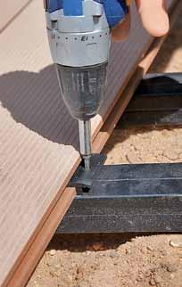 Besser als Holz Einfach in Verarbeitung und Pflege Plenera lässt sich einfach wie Holz bearbeiten: Das Material kann z. B. gesägt, gebohrt, gefräst, geschliffen oder koloriert (lasiert) werden.