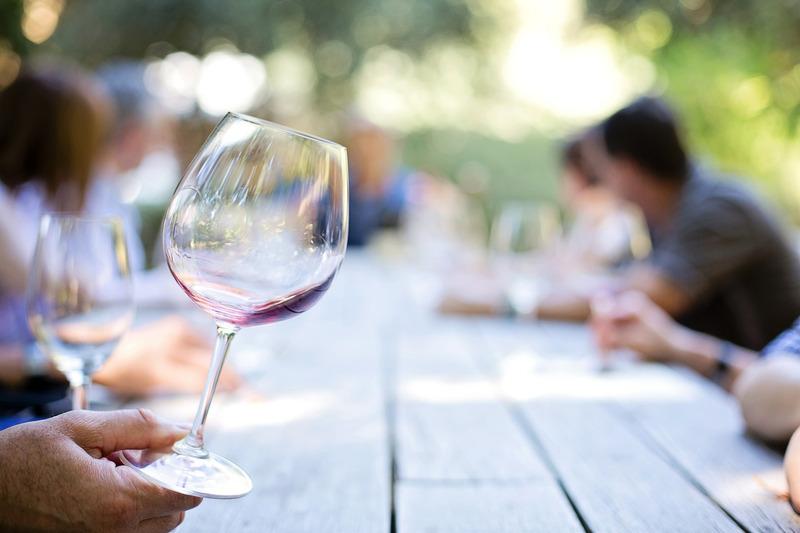 Weinerlebnis Hohenacker Sonntag, 1. September 2019 Guten Wein genießt man am Besten da wo er erzeugt wird!