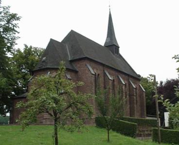 23 Kapellenfest Bergkapelle Illingen Am Mittwoch, 15. August 2018, feiert die Pfarrgemeinde St. Stephanus das Fest Maria Himmelfahrt. Mit einem feierlichen Hochamt um 10.