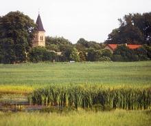 3.2 Siedlung und Bevölkerung Mit einer Bevölkerungsdichte von 88 Einwohnern je km 2 ist das Land Brandenburg nach Mecklenburg- Vorpommern das am dünnsten besiedelte Flächenland der Bundesrepublik