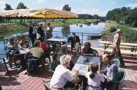 Zehdenick (Naturpark Uckermärkische Seen) zunehmend an Bedeutung. Diese Gebiete werden unterschiedlich intensiv von Tagesausflüglern und Übernachtungsgästen aufgesucht.
