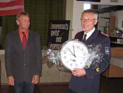 Auf der Seniorenweihnachtsfeier 2009 bedankte sich Bürgermeister Ernst-Otto Wilkens wieder bei