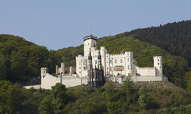 ..das Schloss Stolzenfelz am Rhein bei Koblenz (liegt direkt an der B9) Hinfahrt an einem Freitagmorgen über Koblenz: Besichtigung