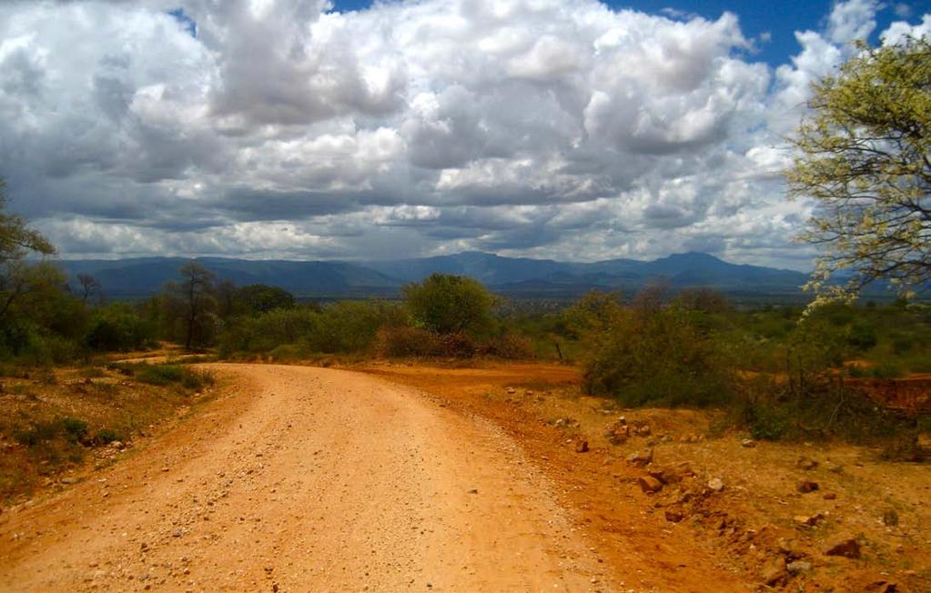September 2011 Tanzania, 6012 Km Sechs Tage holprige, kräftezehrende Piste voller Sand und grober Steine durch die atemberaubende Landschaft Tanzanias 01 02 03 04