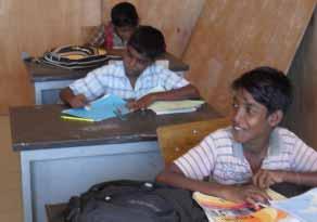 Projektbeispiele 2012 Sri Lanka: Berufsausbildung ten, um die Entwicklung der Jugendlichen ganzheitlich zu fördern. Das Projekt wird auch weiterhin von der Fastenaktion unterstützt.
