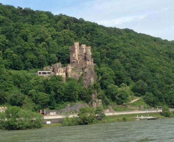 Sie gilt als die romantischte Burg am Rhein.