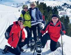 SKI- UND SNOWBOARDKURSE Sicherheit Schneeschuhgehen - Wandern Rundum-Betreuung Um Verletzungen vorzubeugen, empfehlen wir dringend allen Kursteilnehmern, Ski- oder Snowboardhelme zu tragen.