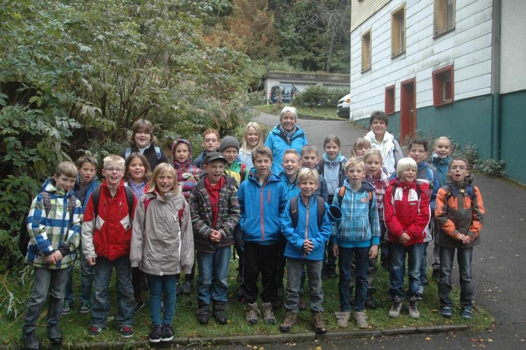 Wir dürfen die neuen Erstklässler und deren Eltern ganz herzlich bei uns an der Schule begrüßen und hoffen, dass alle Kinder den Übergang vom