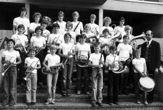 Die Jugend 1977 beginnt der Musikverein damit, eine neue Jugendkapelle aufzubauen. Unter der Leitung von Hans Berger beginnen interessierte Kinder und Jugendliche gemeinsam zu musizieren.