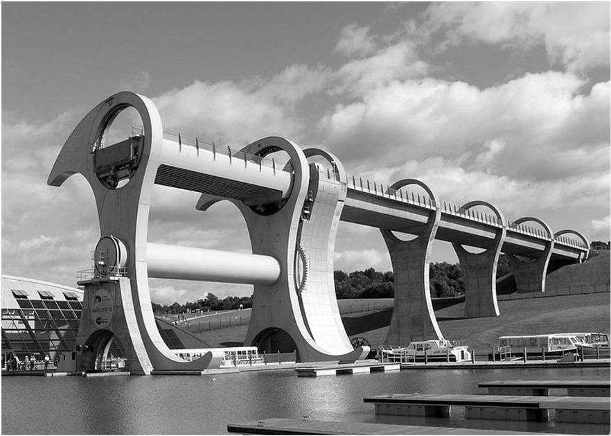 3. Das Falkirk Wheel Lesen Sie den folgenden Text gründlich durch und beantworten Sie die darunter stehenden Fragen mit Hilfe der im Text befindlichen Informationen.