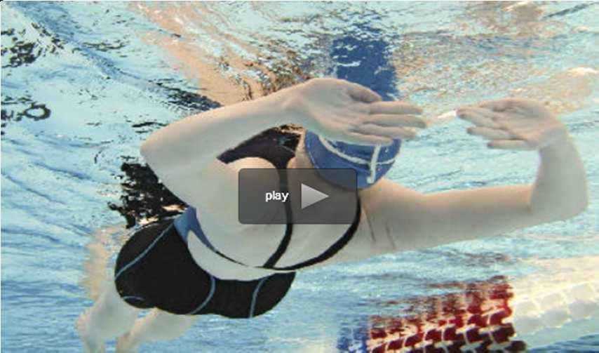 Übung 14 Schwimmtechnik-Übung 14: Über-Kopf-Paddeln Wasserlagentraining extrem: Legen Sie sich auf den Rücken, Ihre Füße zeigen in die Schwimmrichtung (gelber Pfeil), die Arme strecken Sie neben dem