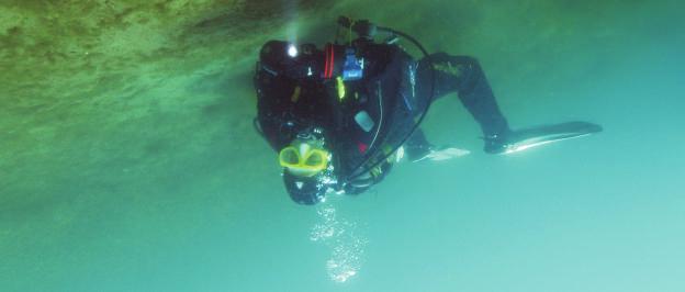 Entdecke die Unterwasserwelt Tauchen Lernen Open Water Diver - kompakt Termine: Bielefeld (Aquatica) Helpup 19. Januar 16. Febr. 16. März 06. April 04. Mai 01. Juni 29. Juli 07. Sept. 05. Okt. 16. Nov.