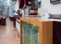 Das Panorama-Café liegt im Obergeschoss der Nordtribüne und bietet Ihnen mit seinem stilvollen Interieur, einer zentral gelegenen Wein- und Kaffeebar und den zwei Buffetstrecken