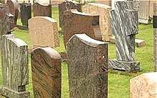 Billig-Grabsteine aus Kinderhand Die Globalisierung macht auch vor deutschen Friedhöfen nicht Halt.