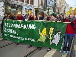 Das Jahr 2011 Notizen aus dem INKOTA-Kalender Januar Unter dem Motto Wir haben es satt demonstrieren in Berlin 22.000 Menschen gegen Gentechnik, Massentierhaltung und Billigexporte.