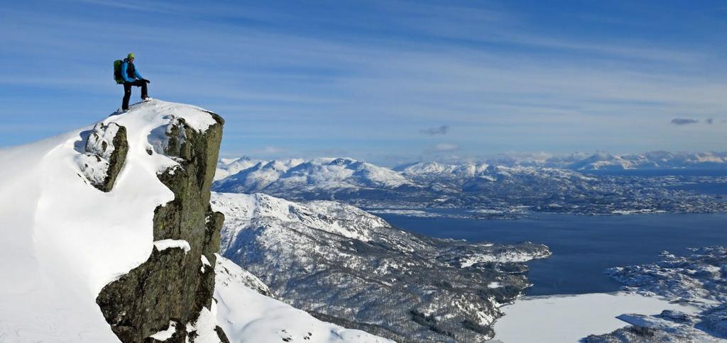 Schneeschuhtourenreise in den wilden Lofoten Sehnsucht nach dem hohen Norden sagenhafte Schneeschuhreise mit gemütlicher Lodge. Jahrhunderte lang lebten die Bewohner der Inselkette vom Fischfang.