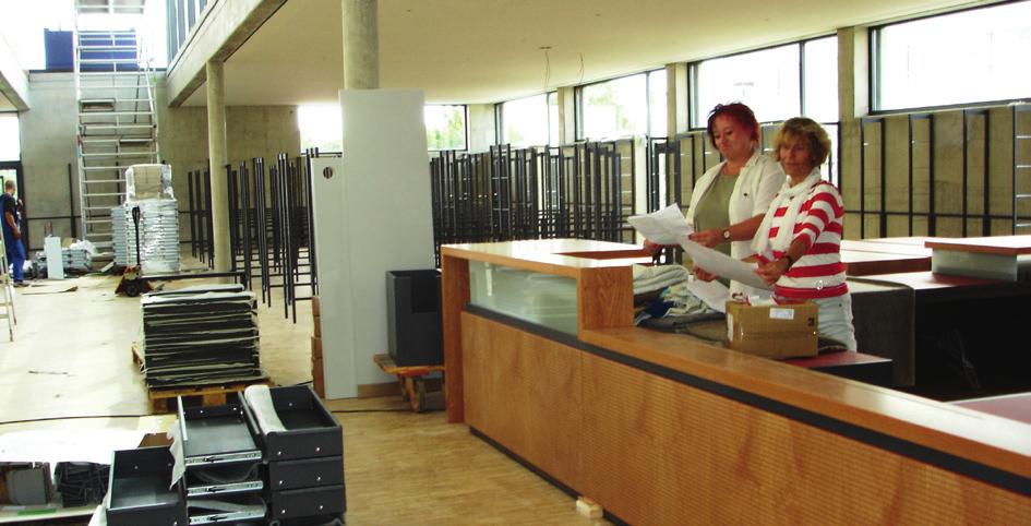 000 Euro als Starterpaket für neue Medien konnte die Bibliothek von ihrem alten Standort im Inneren des Bildungszentrums in ein neues Gebäude mit separatem Eingang im Osten des Schulzentrums umziehen.