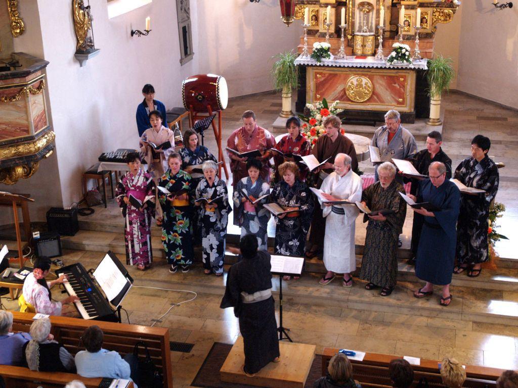 Großer Start in die Konzertsaison 2013 Das erste Konzert unseres Chores in diesem Jahr fand im Rahmen des 4. Internationalen Chorfestivals Baden im idyllischen Örtchen Kraichtal-Landshausen statt.