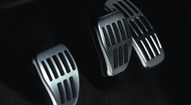 Design Leichtmetallräder 03 R.S. Ventilkappen Schützen Sie die Ventile Ihrer Reifen vor Verschmutzung. Die Ventilkappen mit dem Renault Sport Emblem sorgen zudem für einen optimalen Reifendruck.