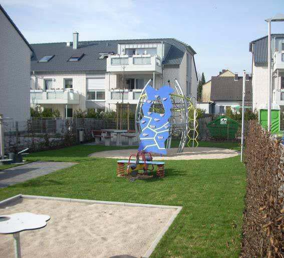 Entwicklungsplanung 2011/12 Kinderspielplätze in Monheim am Rhein Stand: 04.05.2011 Kinderspielplatz Maßnahmeplanung Gestaltungsidee Realisierung Foto 1.