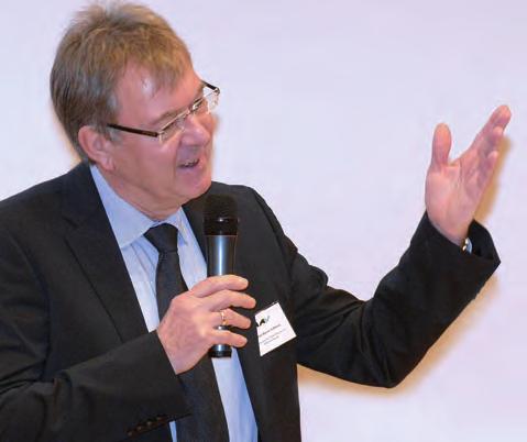 Dr. Ernst-Werner Hoffmann modierte die Tagung Prof. Dr. Jens Utermann, MULNV hat die Bahn seit Jahrzehnten mit Verdachts und Kontaminationsflächen zu tun.
