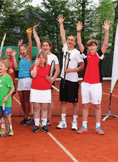 In vielen Staaten wird Tennis bereits von Menschen mit unterschiedlichsten Voraussetzungen gespielt: in der Rollstuhl- oder Quad-Klasse (vgl. S. 9), mit einer Einschränkung der Seh- und Hörfähigkeit (vgl.