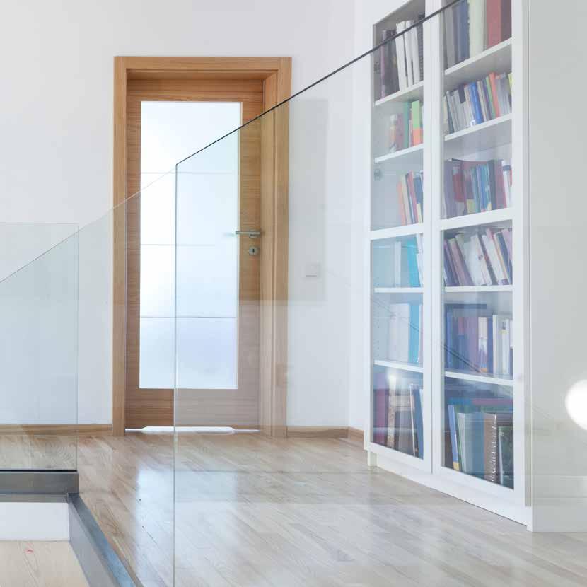 Im Wohnraum lassen sich exklusives Design und das Erschaffen von Privatsphäre in Form von Glaselementen (Raumteiler,