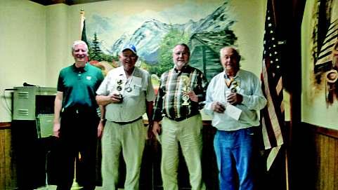 Im nächsten Monat hatten sich 50 Skatfreunde in New Braunfels eingefunden. Dort haben sie am Texas Skat Lovers Tournament teilgenommen. Nach der fünften Serie war Werner Birker (6.