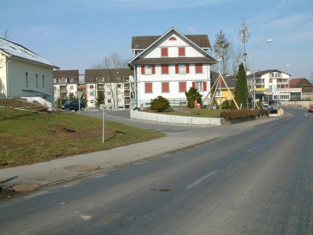 Linkseinmünden Sagiweg - Hellbühlstrasse 1. Blick zurück 2.