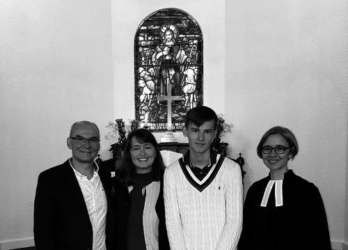 Wir freuen uns, dass wir Familie Freischlader bei uns hatten: Wir sind Claudia Freischlader dankbar für ihr Engagement im Kirchenvorstand und Lothar