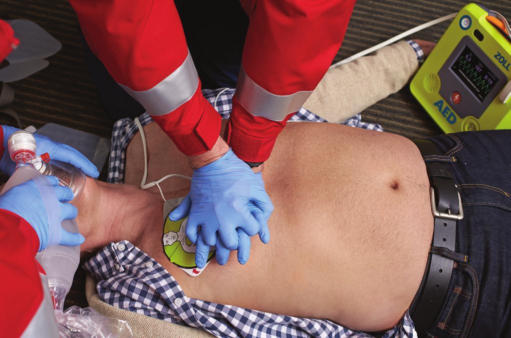 Noch bessere professionelle Unterstützung Mit den folgenden Merkmalen hebt der AED 3 BLS die beste Unterstützung für Rettungsdienstmitarbeiter auf die nächste Stufe: Real CPR Help, die Ihre