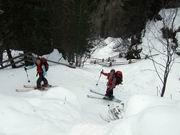 705 mh Aufstieg / 0 mh Abfahrt) Im oberen Pustertal, kurz vor Bruneck erlebten wir noch einen Schneesturm, doch im hinteren Tauferer Ahrntal, wo der Ausgangspunkt für den Hüttenzustieg liegt, war das