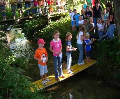 Märchenwanderung für Kinder von 3 bis 6 Jahren am 18. August 2006. Ca.