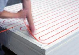 Die Platten der ModulWand/Decke sind Komplettlösungen (Wand/ Decke & Heizung/Kühlung in einem), die sich
