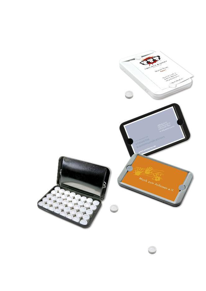 B2Box Flache Weißblechdose mit Scharnierdeckel mit Befestigungsmöglichkeit für eine Visitenkarte mit den Maßen 85 x 55 mm oder einem Leporello auf dem Dosendeckel ca.