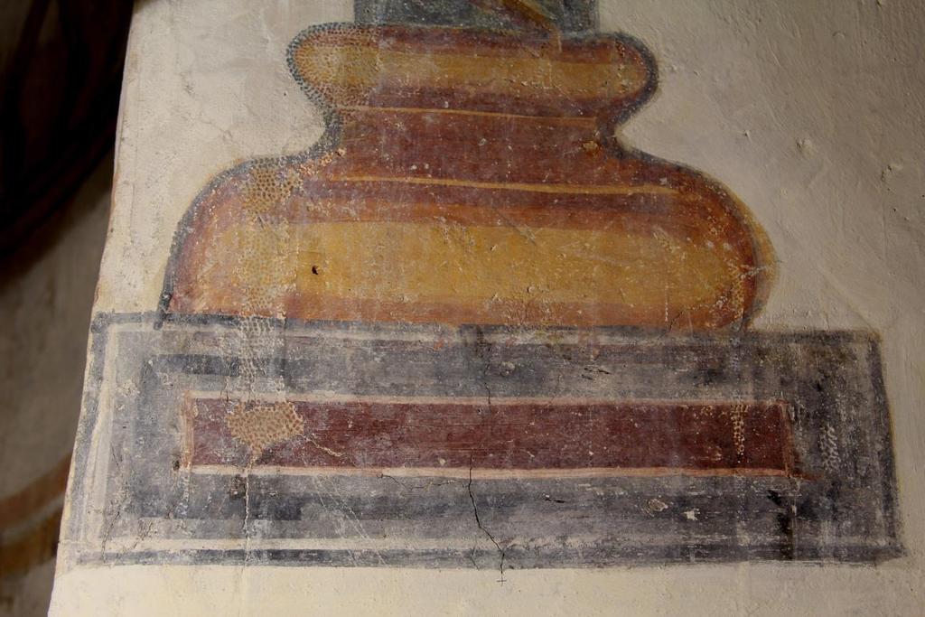 086185MRR2014_03_05_35 Ostwand des Nordquerhauses, gemalte Säule Basis der gemalten Säule.