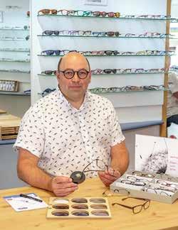 UNTERNEHMEN GUTES SEHEN MADE IN GEROLSTEIN Optikermeister Sandro Baumanns ist mit dem Standort Gerolstein zufrieden.