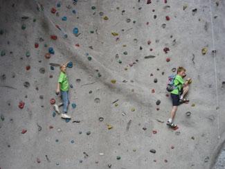 Klettern Boulder- und Technikkletterkurs für Fortgeschrittene in der Halle Kursziel: