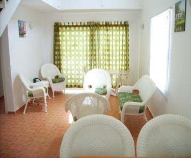 Jedes Appartement liegt an der Küste von Curacao und verfügt über eigene Dachterrasse und Veranda, beide